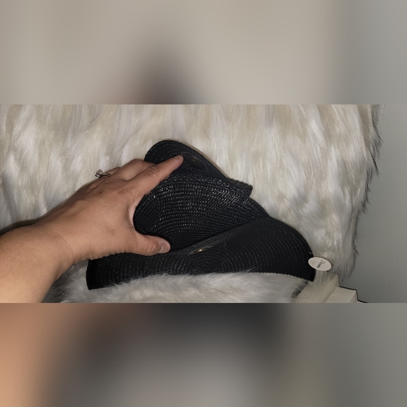 Straw clutch bag with magnetic closure - Picture 2 of 3